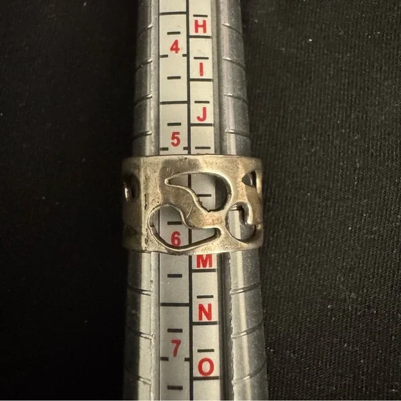 925 Silver Cutout Band Ring - Size 5.5 - Picture 4 of 5